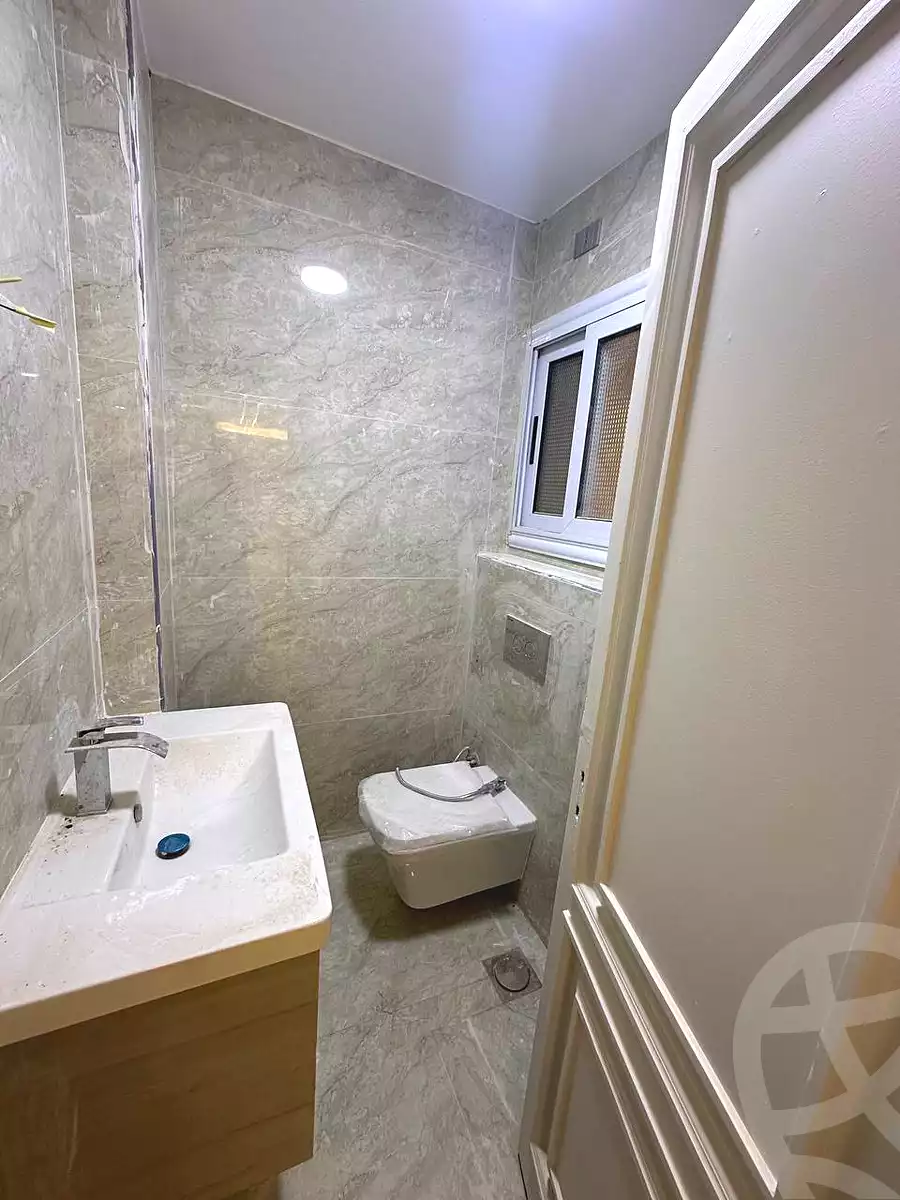 https://aqarmap.com.eg/ar/listing/6870511-for-sale-cairo-new-cairo-lrhb-city-phase-5-talaat-mostafa-st