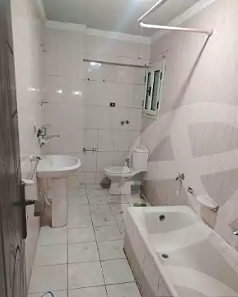 https://aqarmap.com.eg/ar/listing/6871886-for-rent-alexandria-sydy-bshr