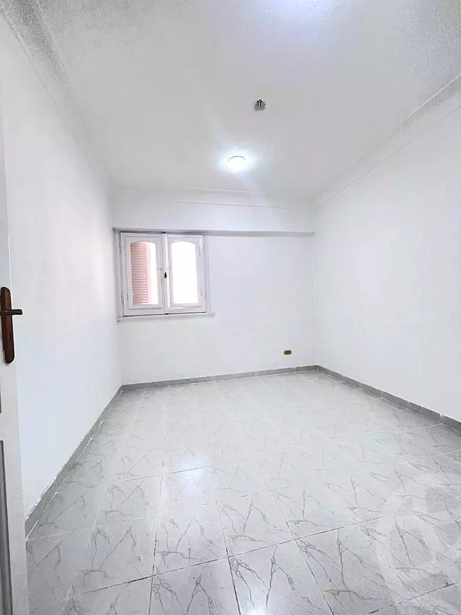 https://aqarmap.com.eg/ar/listing/6872427-for-sale-alexandria-al-agamy-shataa-el-nakheel