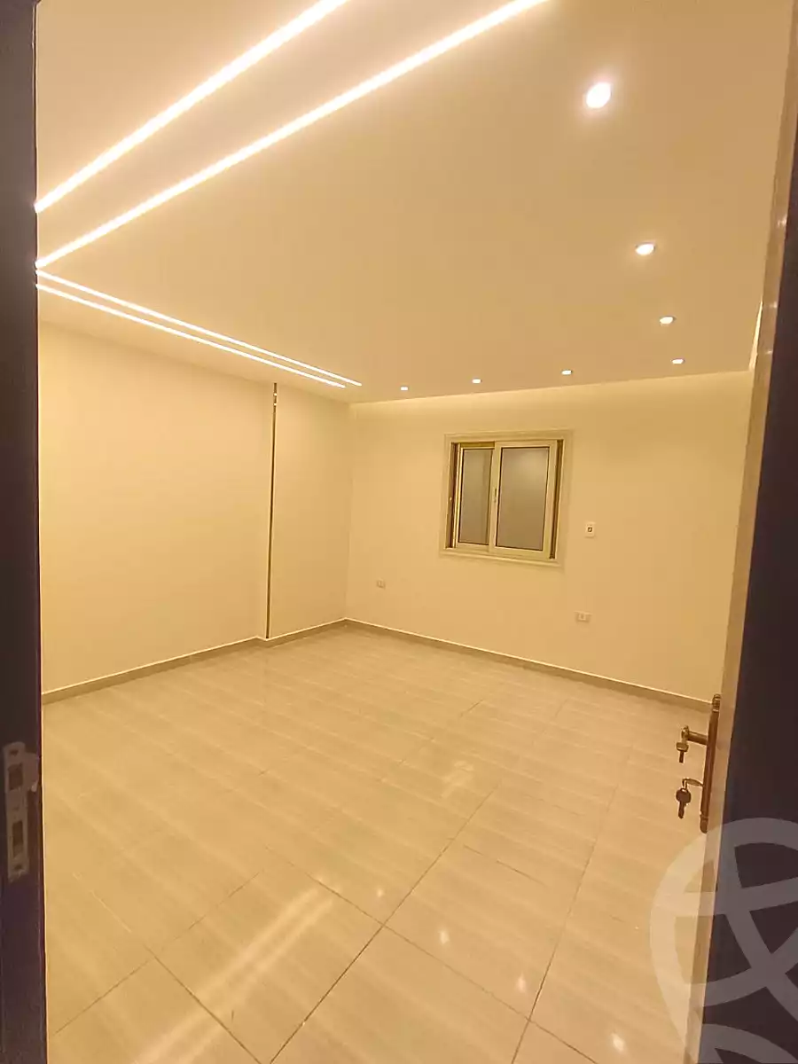 https://aqarmap.com.eg/ar/listing/6872787-for-sale-cairo-6th-of-october-el-ahyaa-neighborhood-2nd-divided-from-al-kafrawei-st