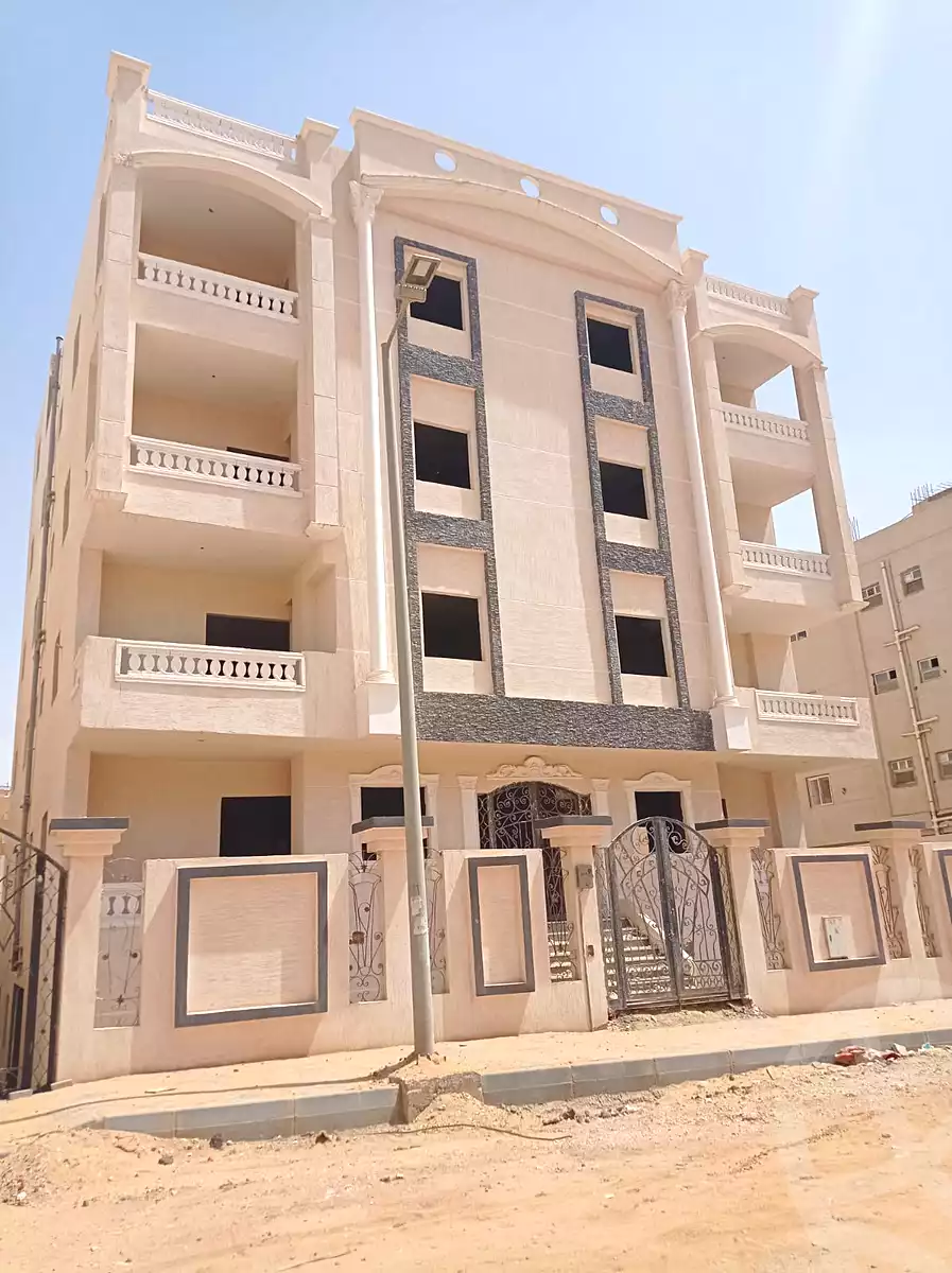 https://aqarmap.com.eg/ar/listing/6874851-for-sale-cairo-badr-city-hai-el-ashgar-featured-neighborhood-bait-el-watan