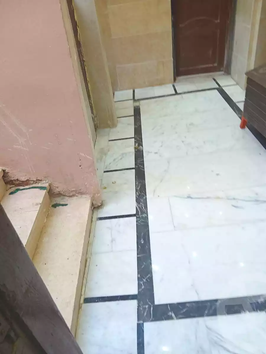 https://aqarmap.com.eg/ar/listing/6877937-for-sale-cairo-el-sheikh-zayed-city-el-hay-el-hady-ashaer-area-1-street-10