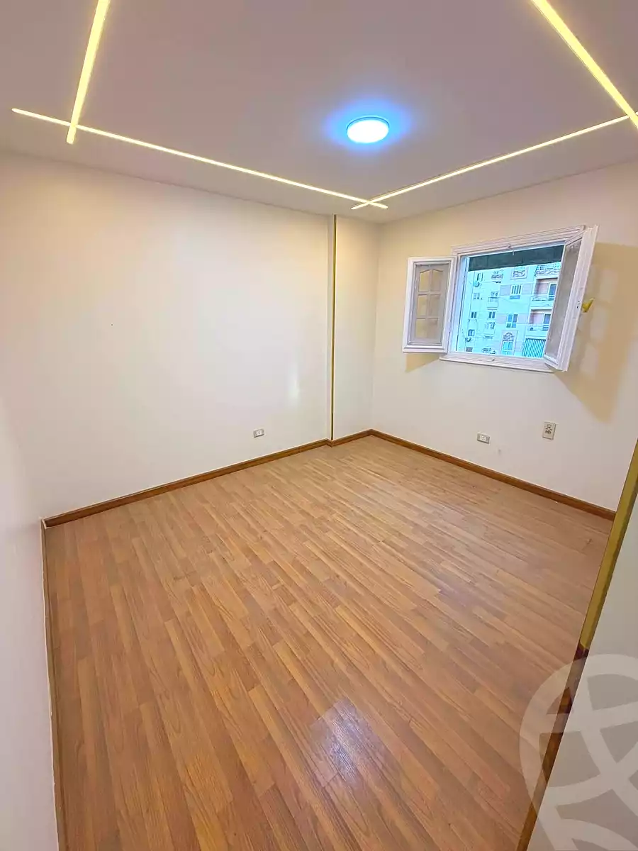 https://aqarmap.com.eg/ar/listing/6880864-for-sale-alexandria-sydy-bshr-sydy-bshr-bhry