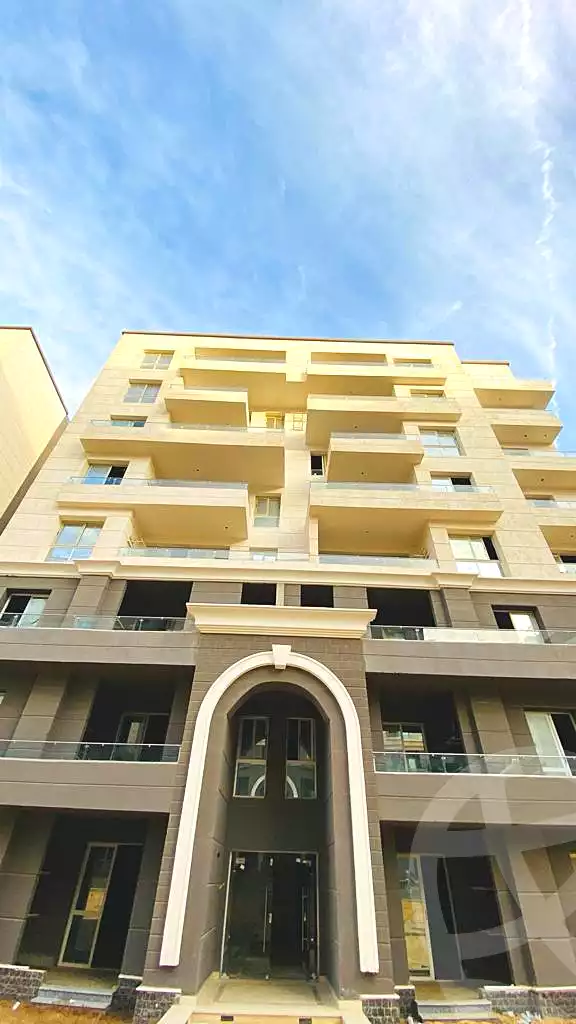 https://aqarmap.com.eg/en/listing/6882348-for-sale-cairo-new-administrative-capital-r8-de-joya-4-compound-taj-misr