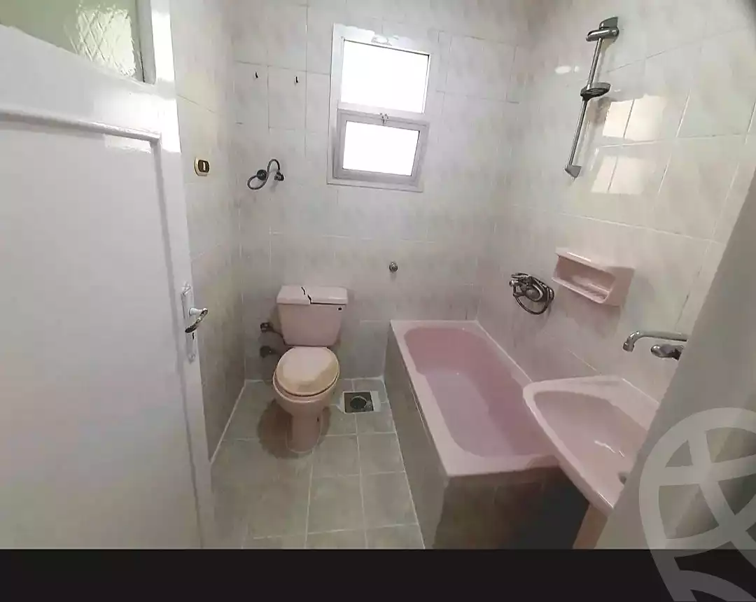 https://aqarmap.com.eg/en/listing/6883485-for-sale-alexandria-al-agamy-shataa-el-nakheel