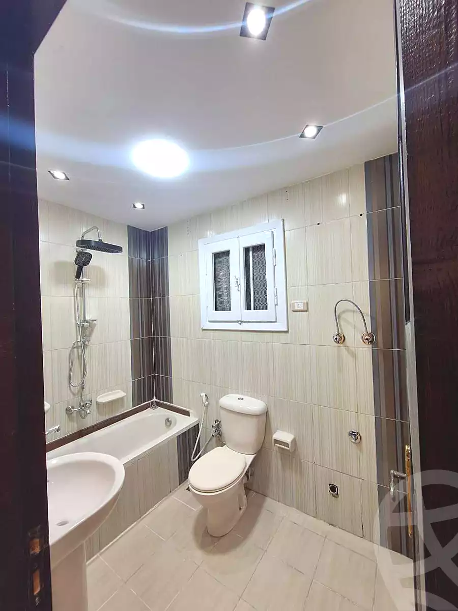 https://aqarmap.com.eg/ar/listing/6889923-for-sale-alexandria-sydy-bshr-sydy-bshr-bhry-street-16