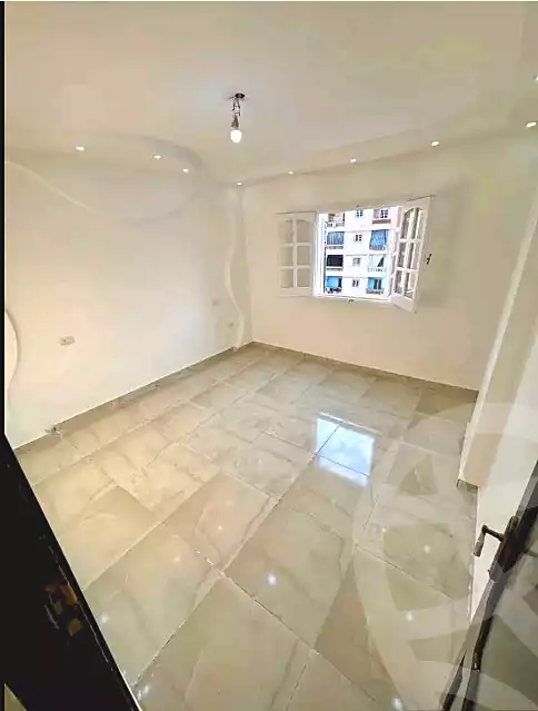 https://aqarmap.com.eg/ar/listing/6890212-for-sale-alexandria-sydy-bshr-sydy-bshr-bhry-khalil-hamada-st