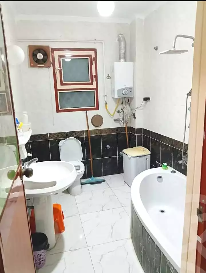 https://aqarmap.com.eg/en/listing/6893278-for-sale-alexandria-zezenia-ibrahim-el-attar-st