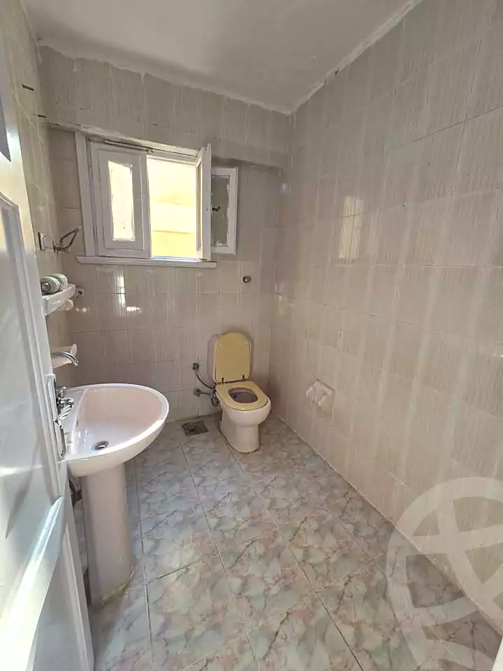 https://aqarmap.com.eg/ar/listing/6893456-for-sale-alexandria-al-agamy-shataa-el-nakheel-no-9-st