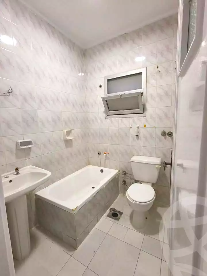 https://aqarmap.com.eg/ar/listing/6893809-for-sale-alexandria-al-agamy-shataa-el-nakheel-no-9-st