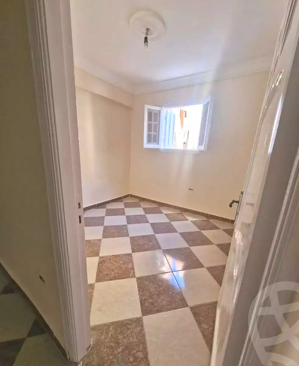 https://aqarmap.com.eg/ar/listing/6894555-for-sale-alexandria-sydy-bshr-sydy-bshr-bhry-shr-mhmd-njyb