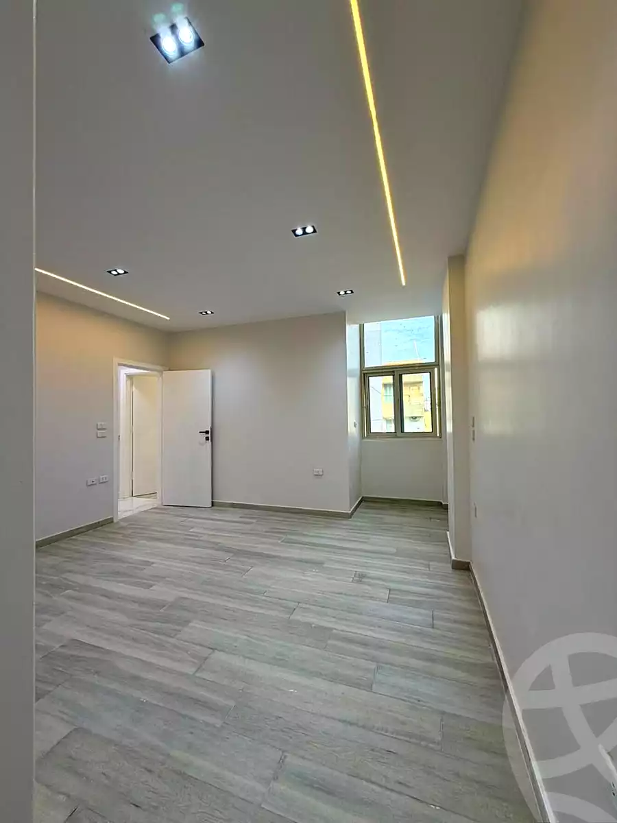 https://aqarmap.com.eg/ar/listing/6895438-for-sale-cairo-6th-of-october-el-ahyaa-neighborhood-3rd-al-hay-al-thalith-st