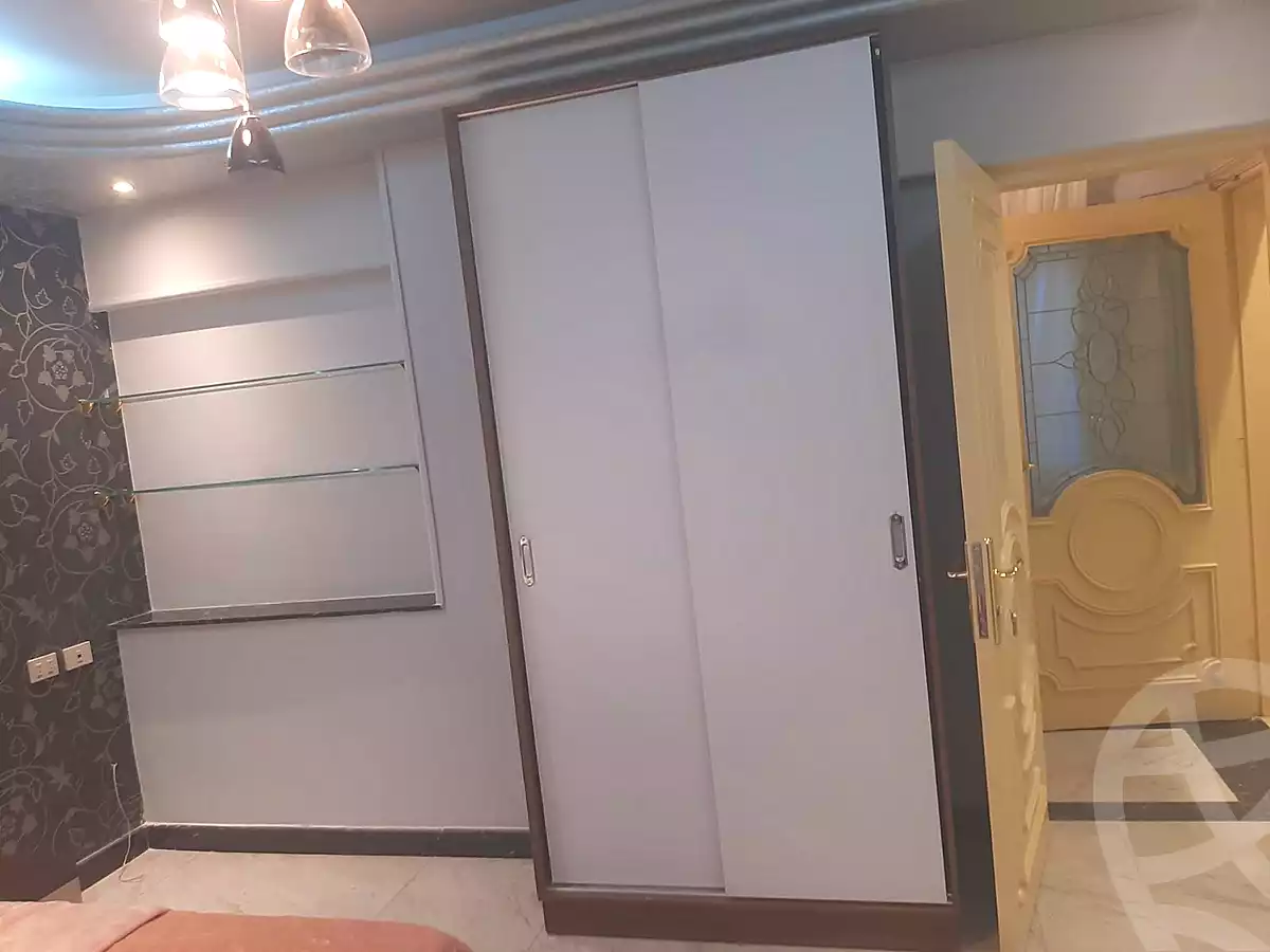 https://aqarmap.com.eg/ar/listing/6895653-for-rent-cairo-el-sheikh-zayed-city-el-hay-elrabeaa-ashaer-shr-lshbb