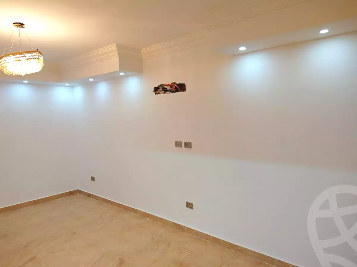 https://aqarmap.com.eg/ar/listing/6895762-for-rent-cairo-6th-of-october-compounds-pyramids-walk