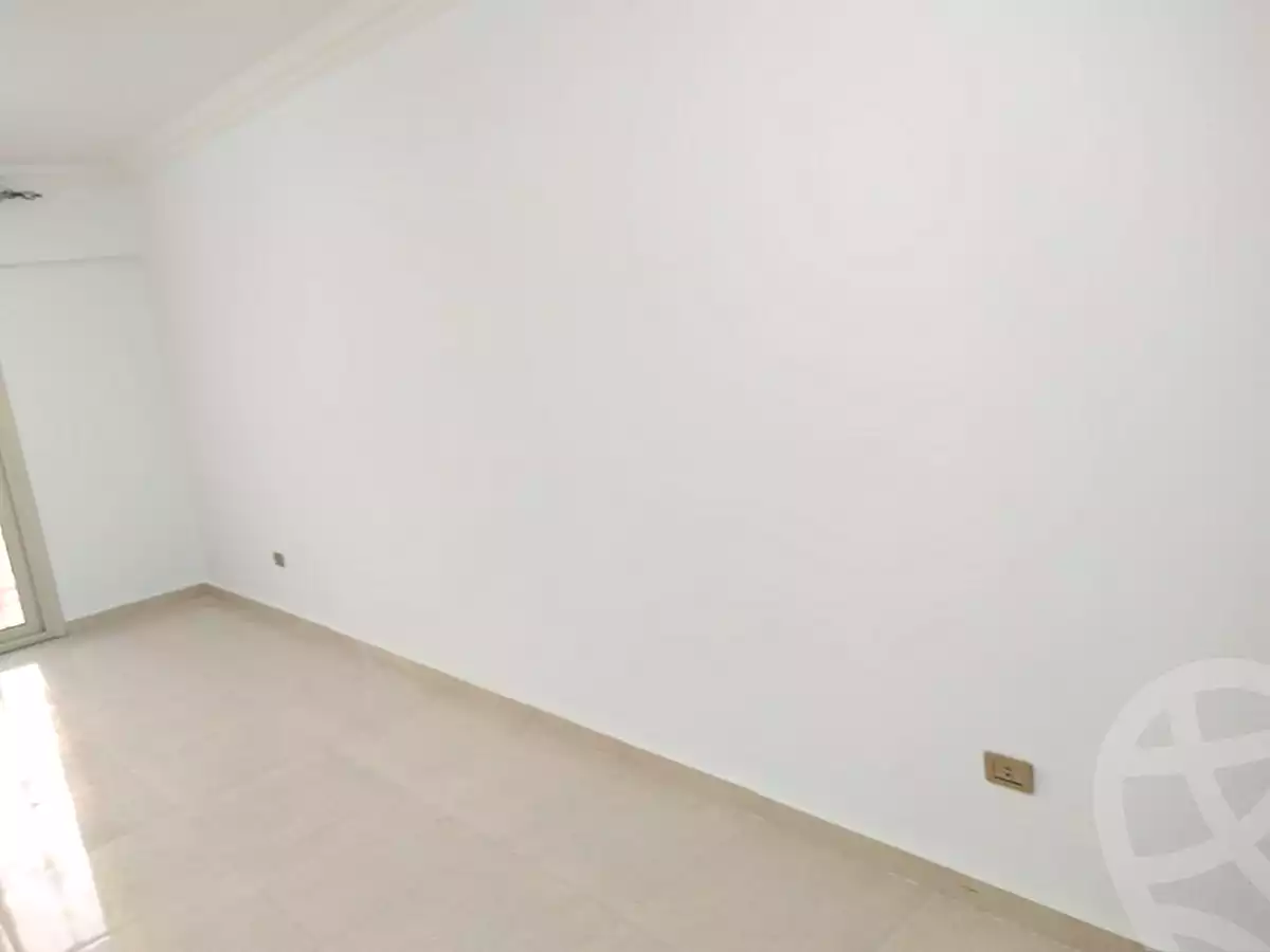 https://aqarmap.com.eg/ar/listing/6895762-for-rent-cairo-6th-of-october-compounds-pyramids-walk