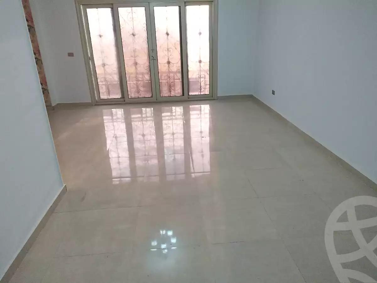 https://aqarmap.com.eg/ar/listing/6895762-for-rent-cairo-6th-of-october-compounds-pyramids-walk