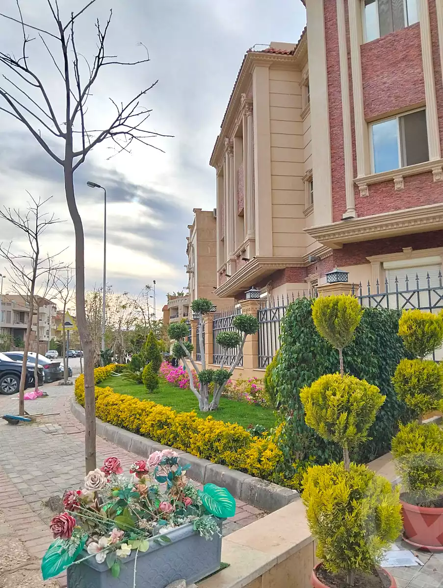 https://aqarmap.com.eg/ar/listing/6896720-for-sale-cairo-new-cairo-el-yassamin-el-yasmeen-7-el-shaikh-hassan-mamoun-st