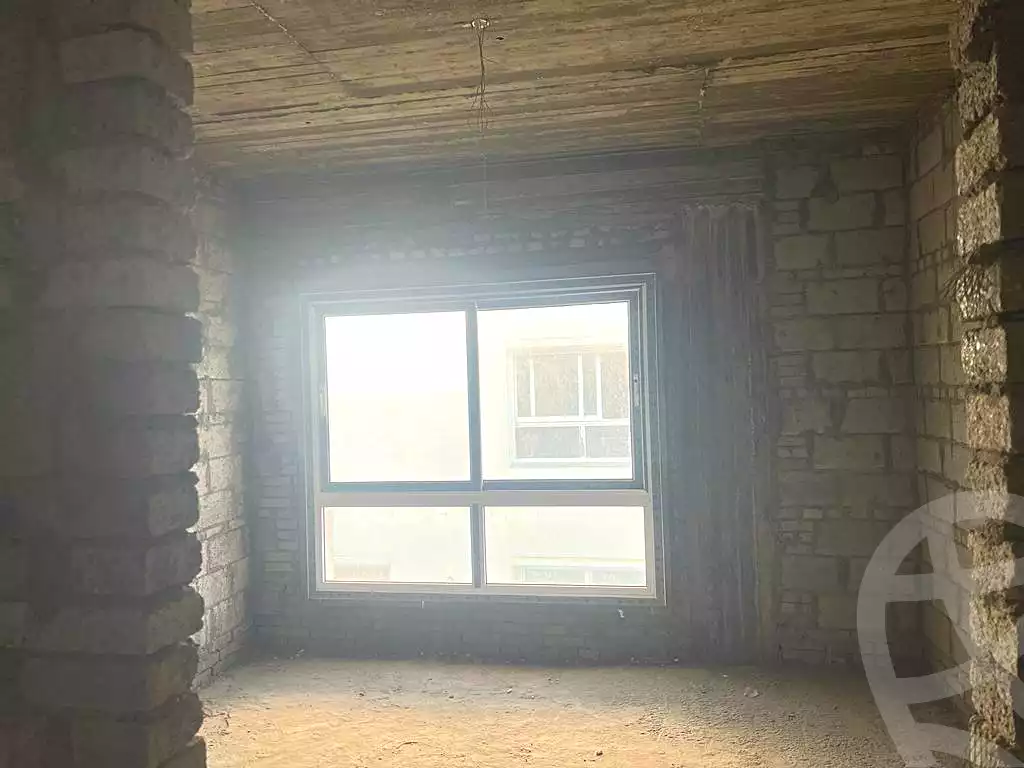 https://aqarmap.com.eg/ar/listing/6896749-for-sale-cairo-new-cairo-compounds-hyde-park-centre-ville-hyde-park