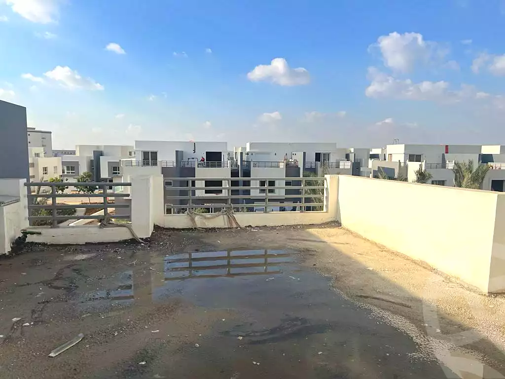 https://aqarmap.com.eg/ar/listing/6896749-for-sale-cairo-new-cairo-compounds-hyde-park-centre-ville-hyde-park