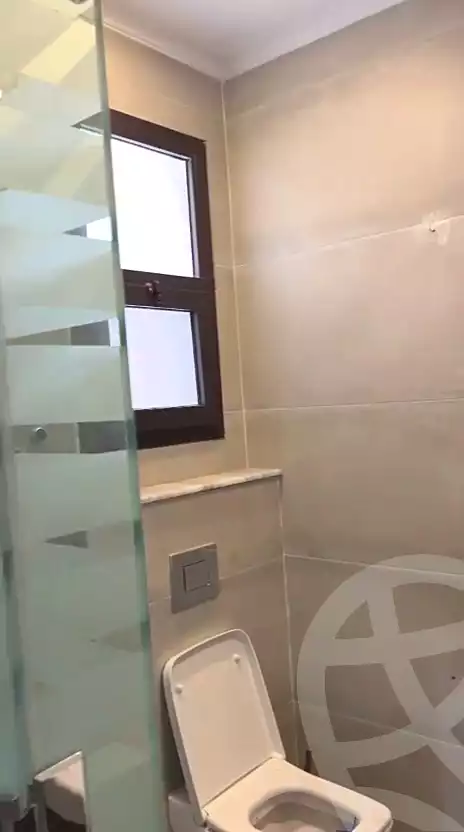 فيلا بـ٤ غرف نوم في ايست تاون، صورة ١٠ من ١١