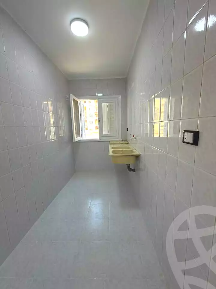 https://aqarmap.com.eg/ar/listing/6898453-for-sale-alexandria-al-agamy-shataa-el-nakheel