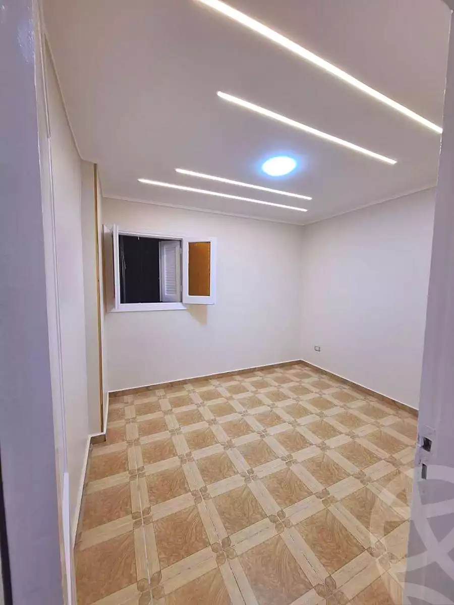 https://aqarmap.com.eg/ar/listing/6900871-for-sale-alexandria-sydy-bshr-sydy-bshr-bhry-shr-mhmwd-l-yswy