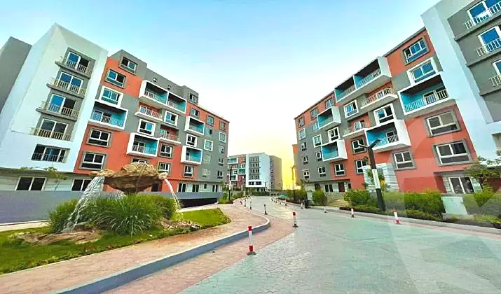 https://aqarmap.com.eg/ar/listing/6901396-for-sale-cairo-new-cairo-compounds-mwrd-fq-llttwyr