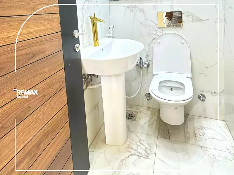 https://aqarmap.com.eg/en/listing/6901457-for-sale-cairo-el-sheikh-zayed-city-compounds-zayed-heights-compound