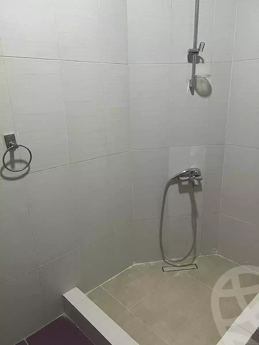 https://aqarmap.com.eg/ar/listing/6901611-for-rent-cairo-6th-of-october-el-hay-el-motamyz-el-motamayez-neighborhood-abd-el-moneim-riad-st