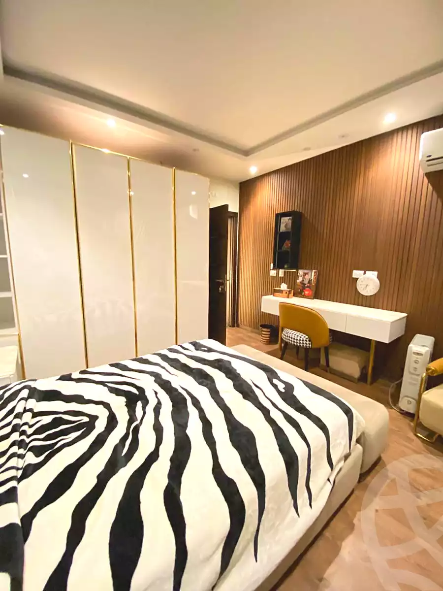 https://aqarmap.com.eg/ar/listing/6904238-for-sale-cairo-new-cairo-compounds-villette-kmbwnd-sky-kwndwz-swdyk-villette