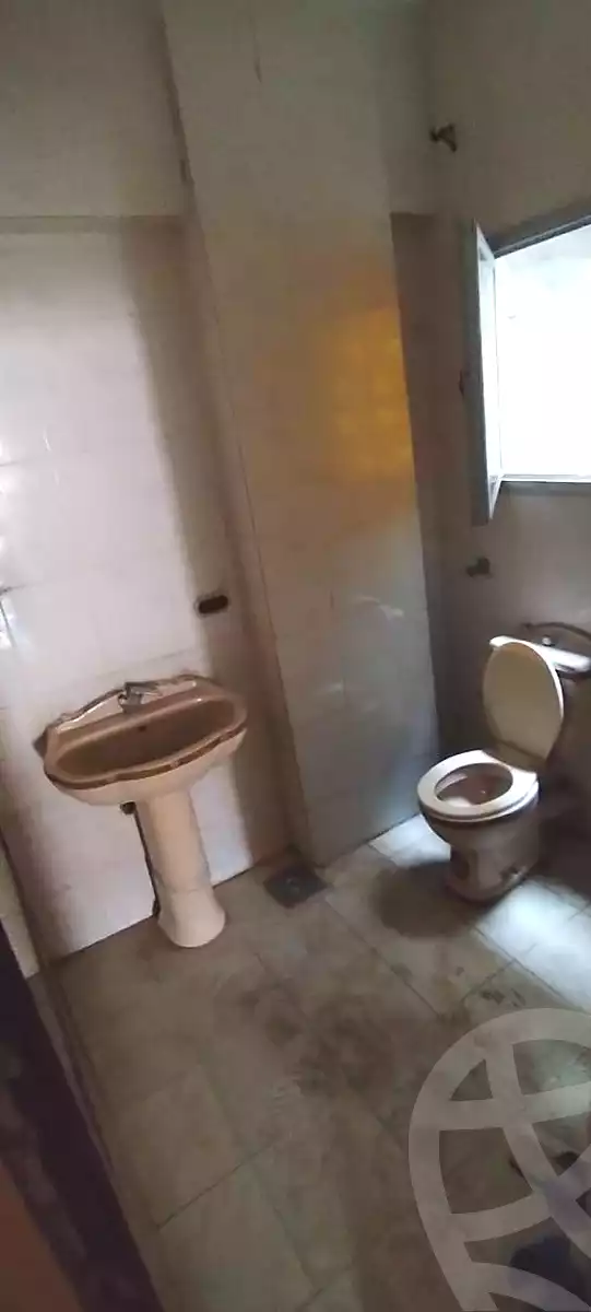 https://aqarmap.com.eg/ar/listing/6907135-for-sale-alexandria-al-agamy-bw-ywsf