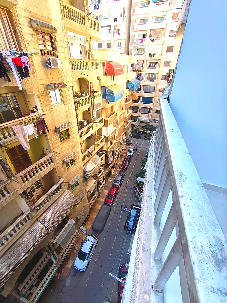 https://aqarmap.com.eg/ar/listing/6907571-for-sale-alexandria-el-asafra-l-sfr-bhry