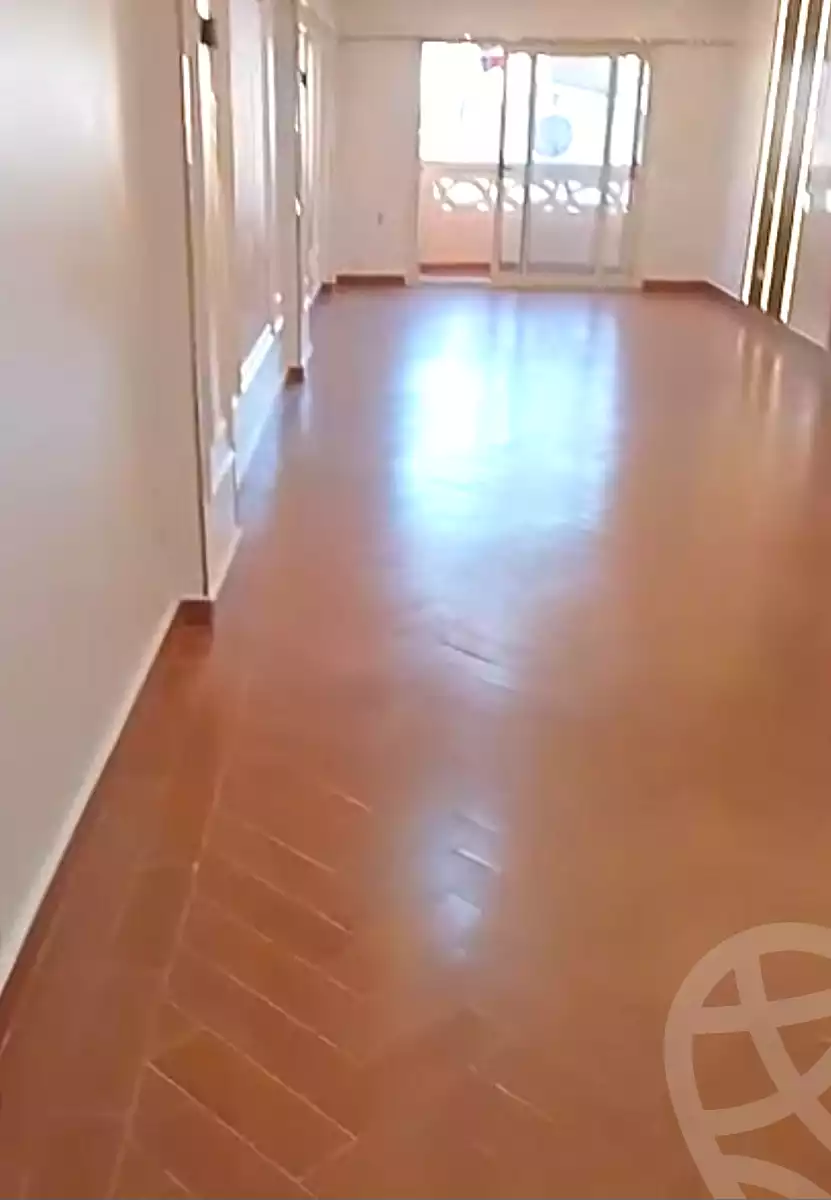 https://aqarmap.com.eg/ar/listing/6907935-for-sale-alexandria-sydy-bshr-sydy-bshr-bhry