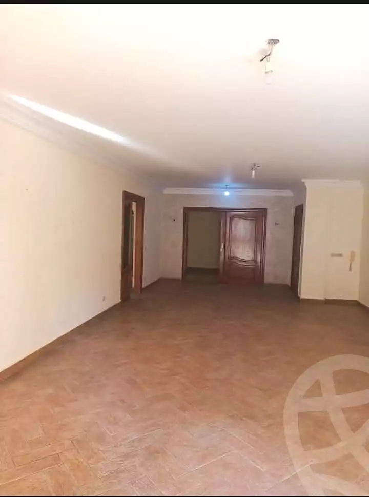 https://aqarmap.com.eg/en/listing/6909008-for-rent-alexandria-ganaklis-shr-mrtdy-bsh