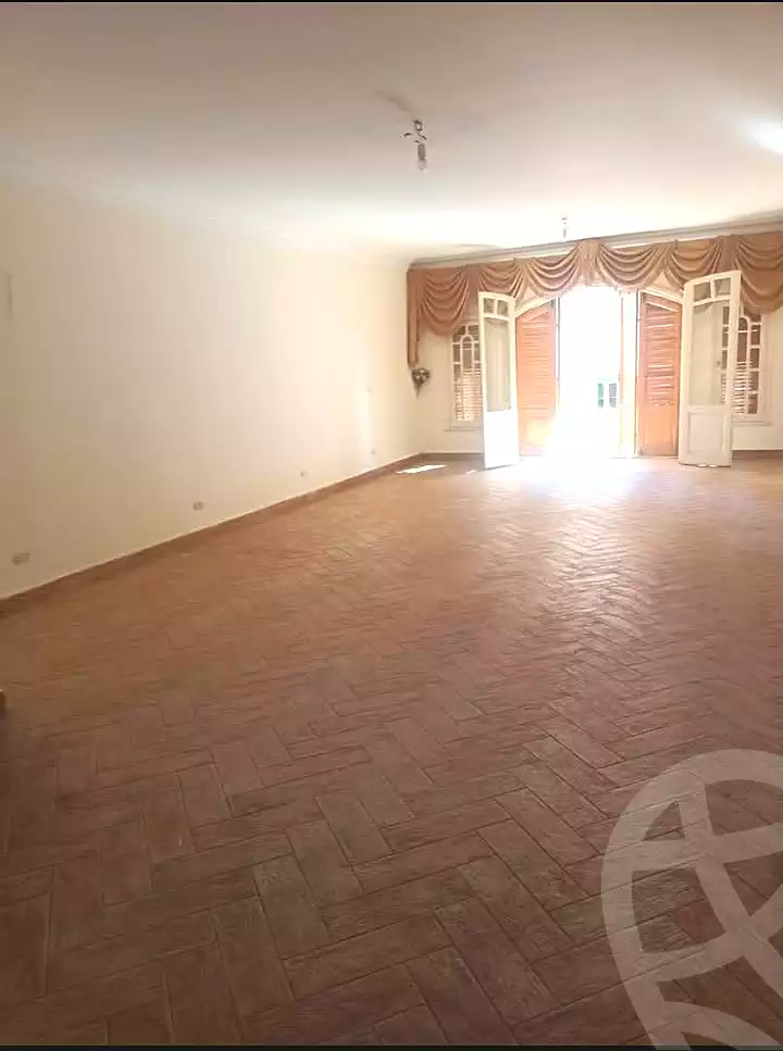 https://aqarmap.com.eg/en/listing/6909008-for-rent-alexandria-ganaklis-shr-mrtdy-bsh