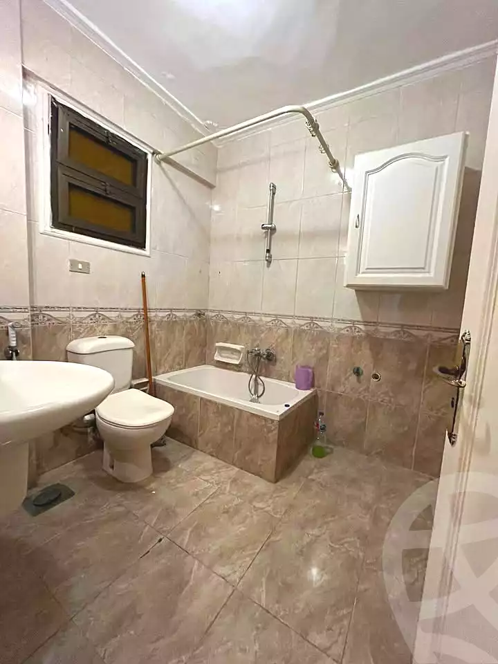 https://aqarmap.com.eg/ar/listing/6909781-for-rent-alexandria-ganaklis