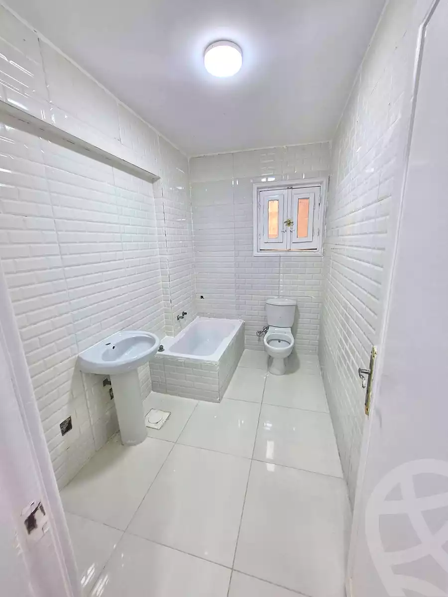https://aqarmap.com.eg/ar/listing/6910244-for-sale-alexandria-al-agamy-shataa-el-nakheel