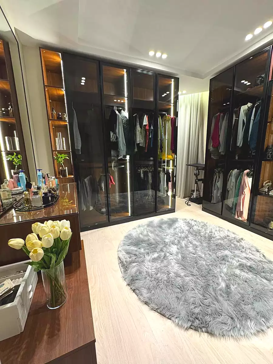 https://aqarmap.com.eg/ar/listing/6695684-for-sale-cairo-el-sheikh-zayed-city-compounds-dh-drys