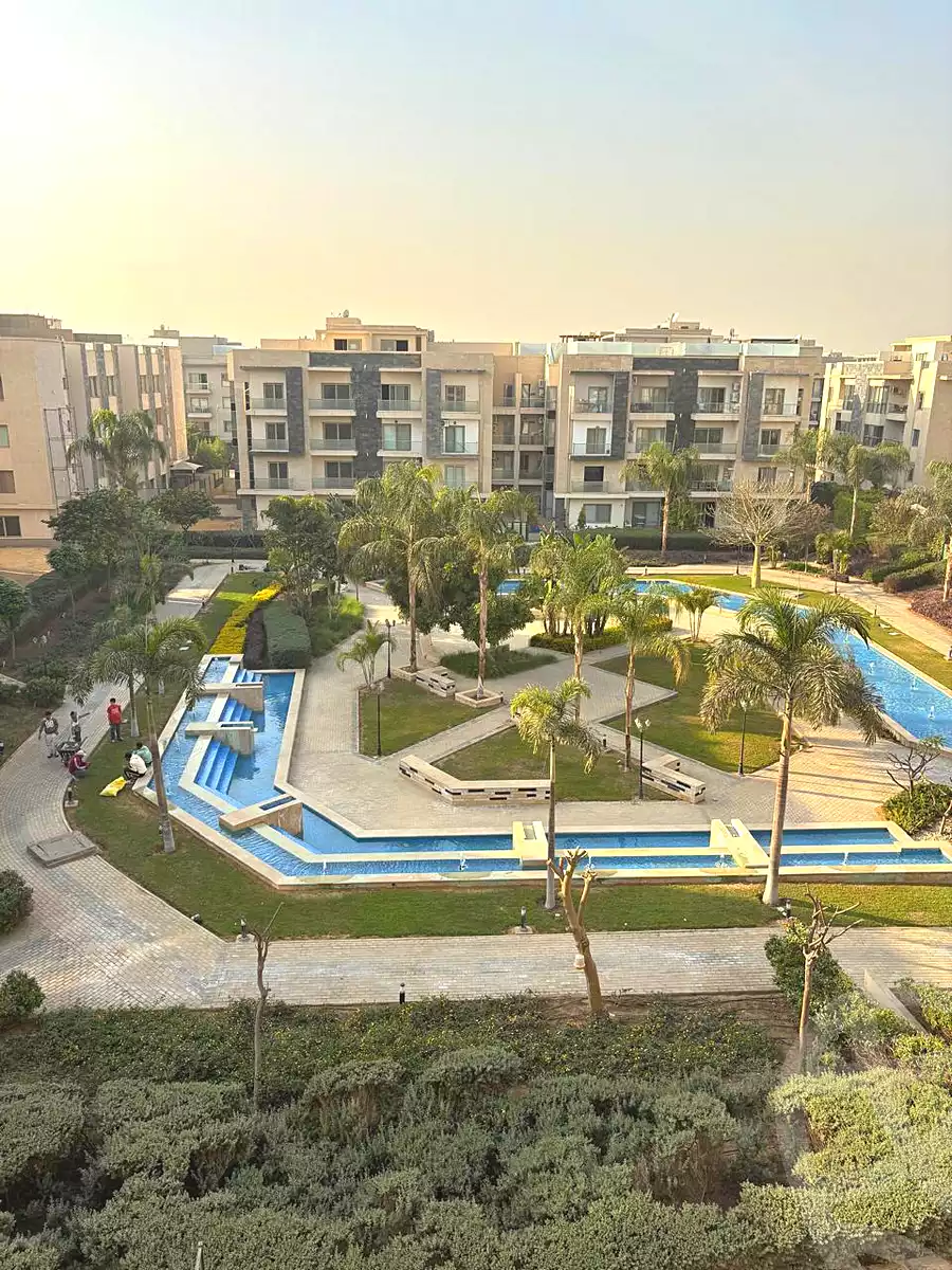 https://aqarmap.com.eg/ar/listing/6914819-for-sale-cairo-new-cairo-compounds-galleria-moon-valley-compound-arabia