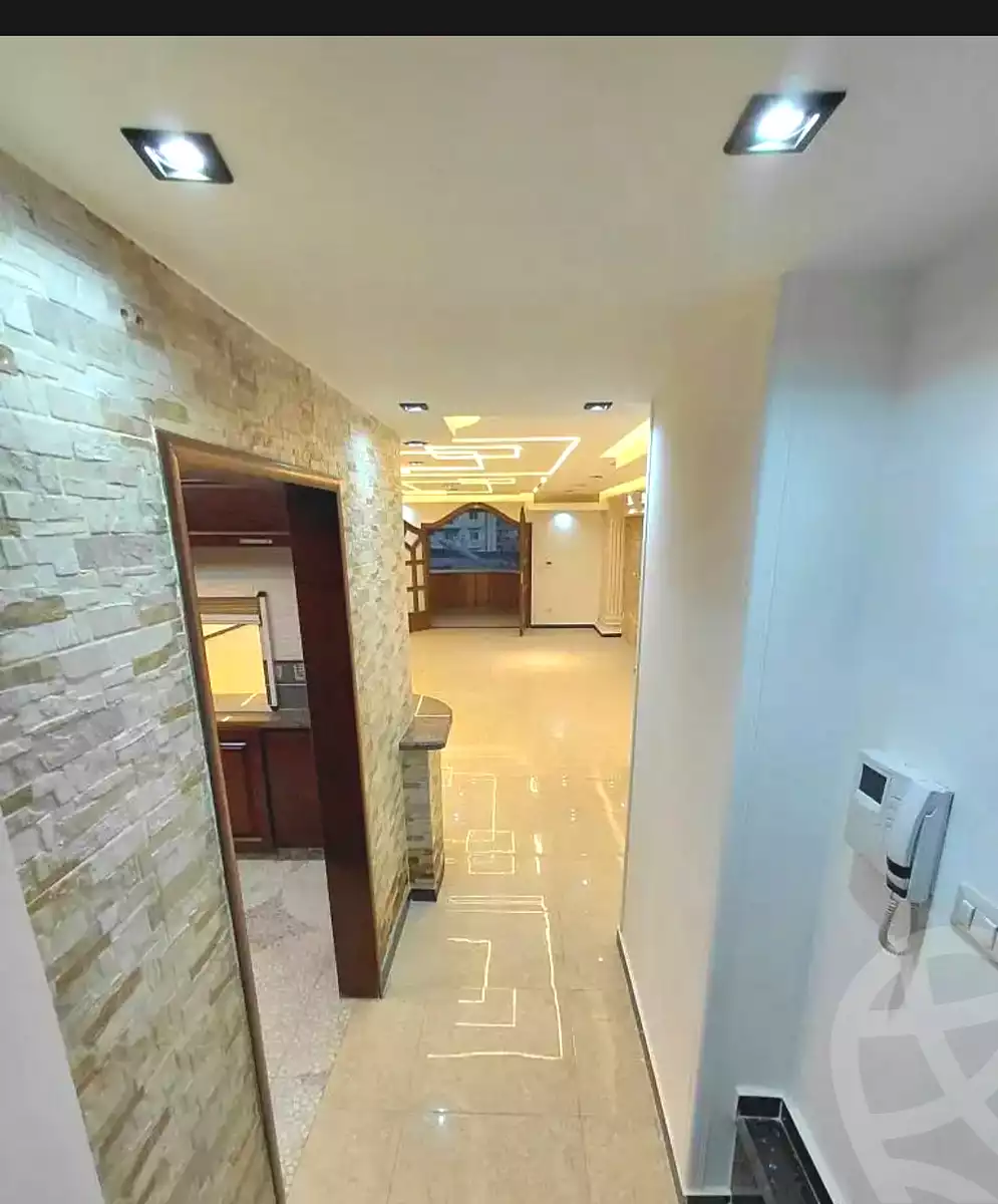 https://aqarmap.com.eg/ar/listing/6915899-for-sale-alexandria-ganaklis