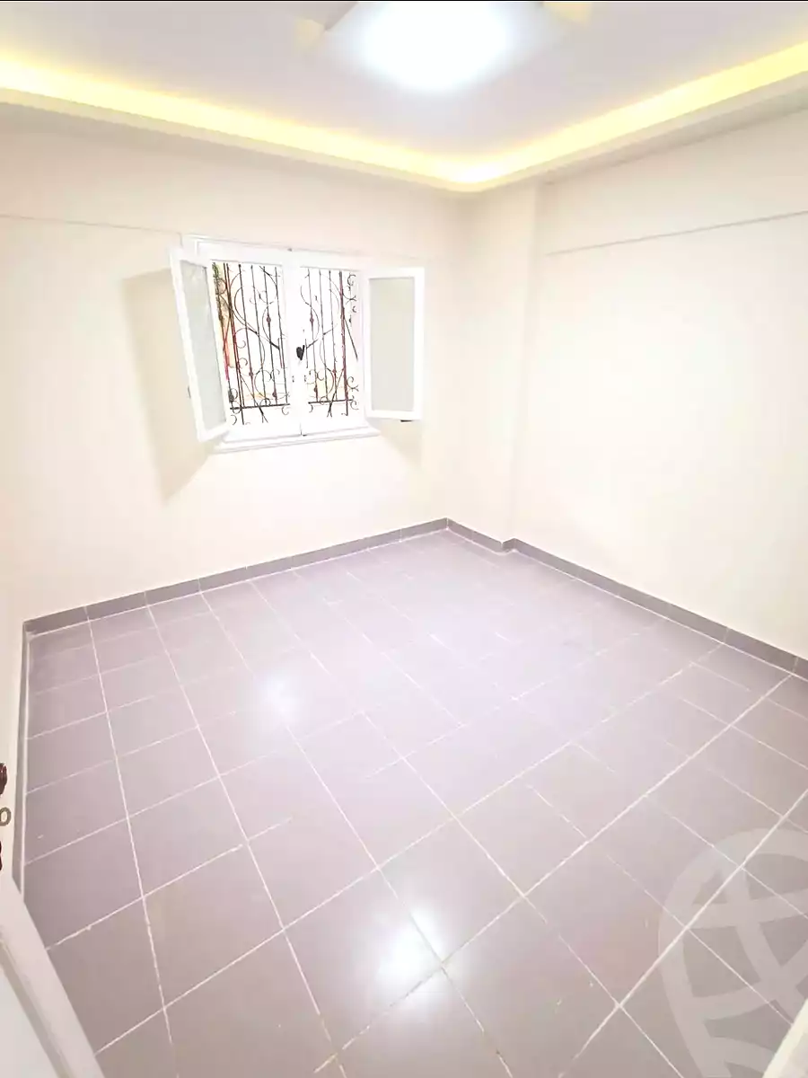 https://aqarmap.com.eg/ar/listing/6916880-for-sale-alexandria-al-agamy-shataa-el-nakheel