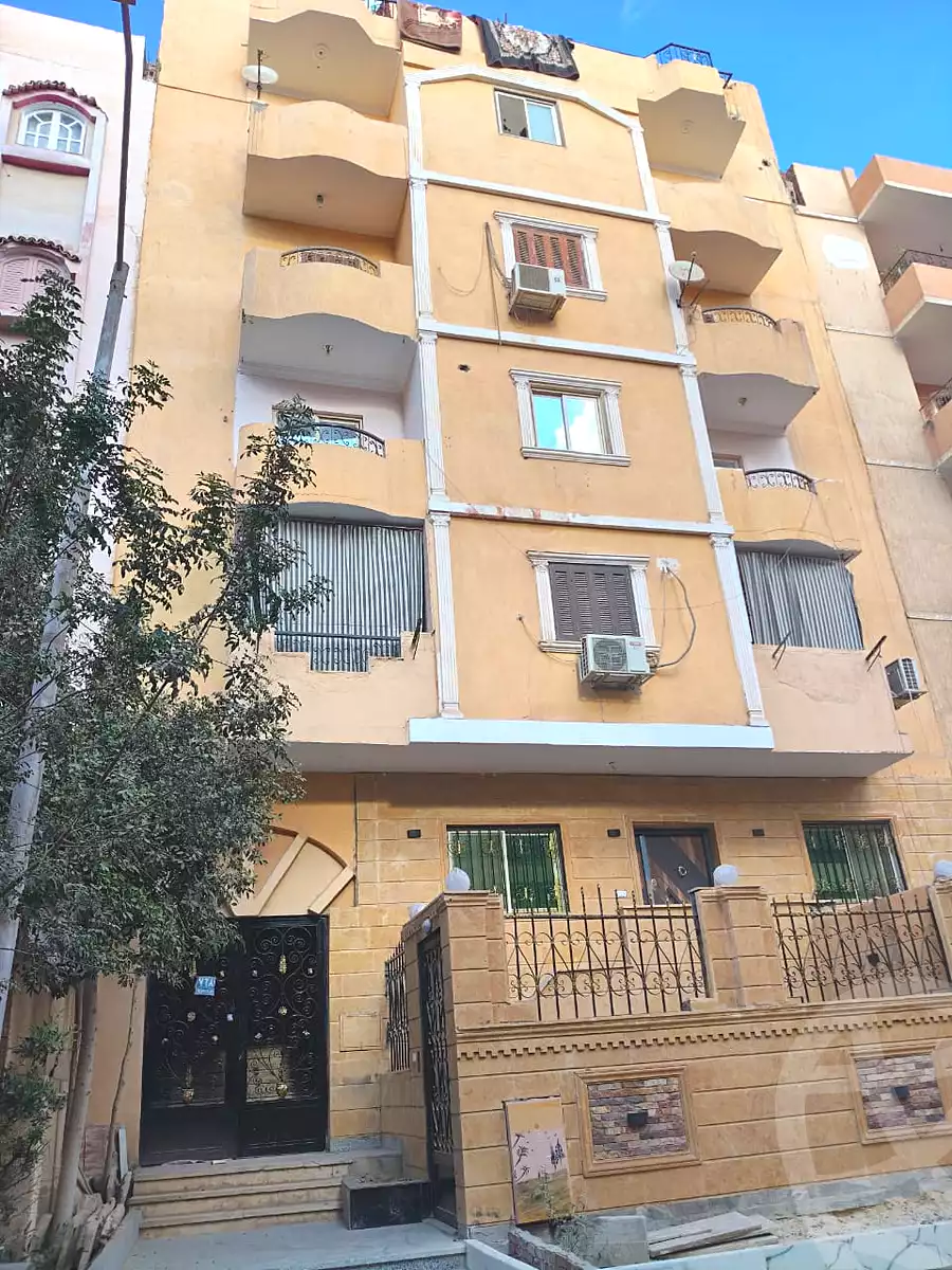https://aqarmap.com.eg/ar/listing/6917817-for-sale-cairo-6th-of-october-el-ahyaa-neighborhood-4th-district-no-7