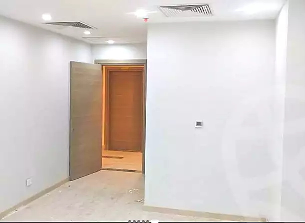 https://aqarmap.com.eg/ar/listing/6917908-for-rent-cairo-new-cairo-compounds-tryfywm-byzns-kwmblks-nm-llttwyr