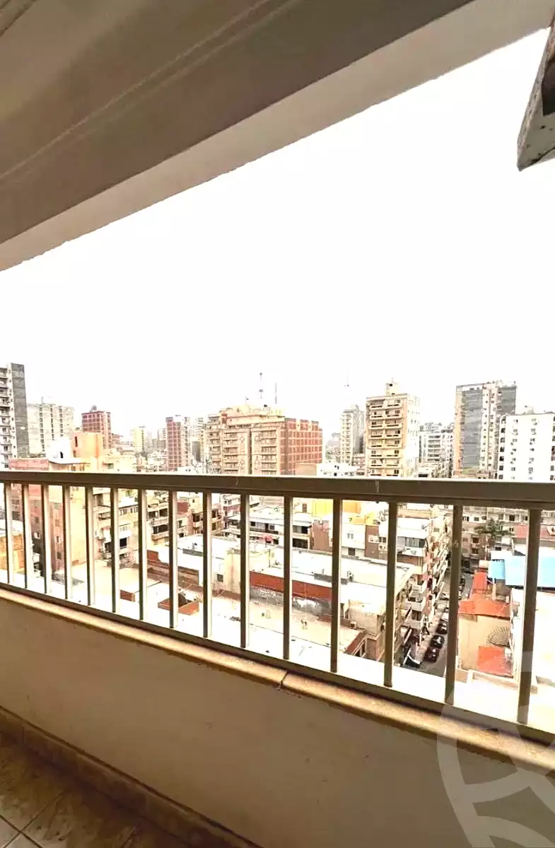 https://aqarmap.com.eg/ar/listing/6918485-for-sale-alexandria-ganaklis-shr-mrtdy-bsh