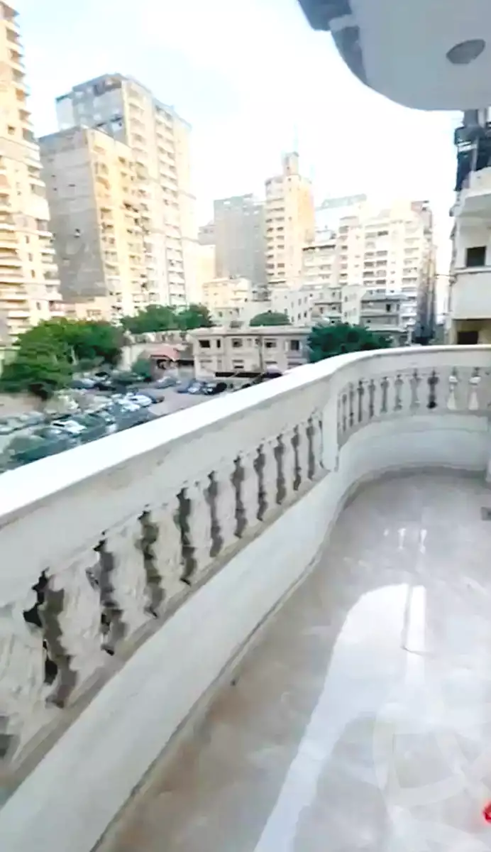 https://aqarmap.com.eg/ar/listing/6918978-for-sale-alexandria-sydy-bshr-sydy-bshr-bhry-shr-mhmwd-l-yswy
