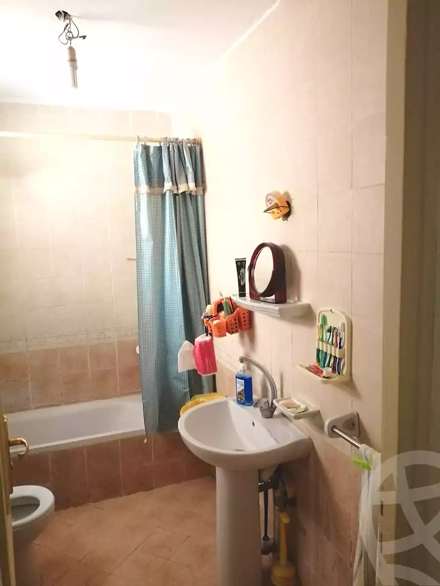 https://aqarmap.com.eg/ar/listing/6919355-for-sale-cairo-new-cairo-compounds-rehab-heights-compound-2-hassan-holding