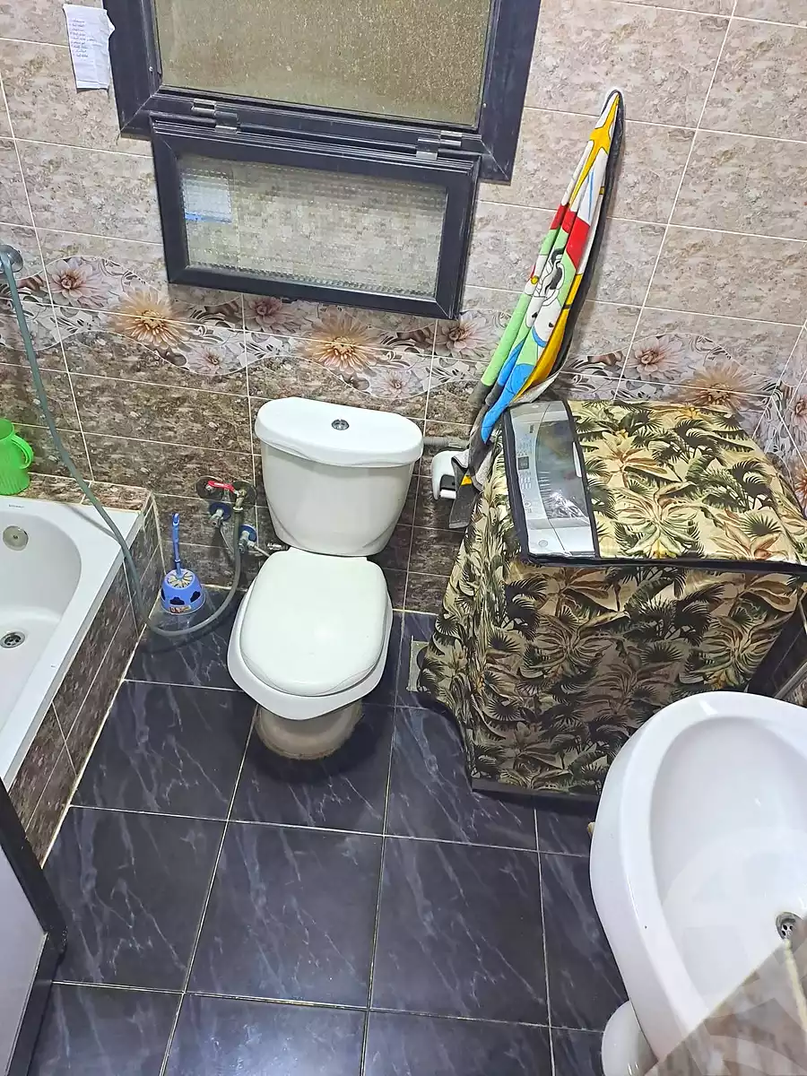 https://aqarmap.com.eg/en/listing/6920295-for-sale-alexandria-moharram-bey-erfan-st