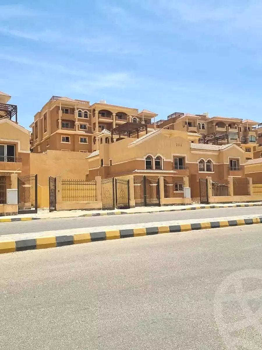 https://aqarmap.com.eg/en/listing/6920911-for-sale-cairo-el-sheikh-zayed-city-compounds-el-khamayel
