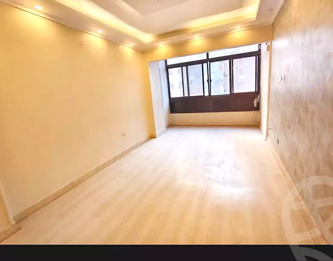 https://aqarmap.com.eg/ar/listing/6921576-for-sale-alexandria-el-asafra-l-sfr-bhry-atlas-st