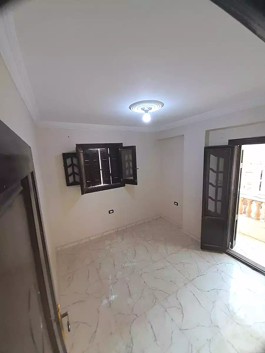 https://aqarmap.com.eg/ar/listing/6923759-for-sale-alexandria-bw-qyr-street-25